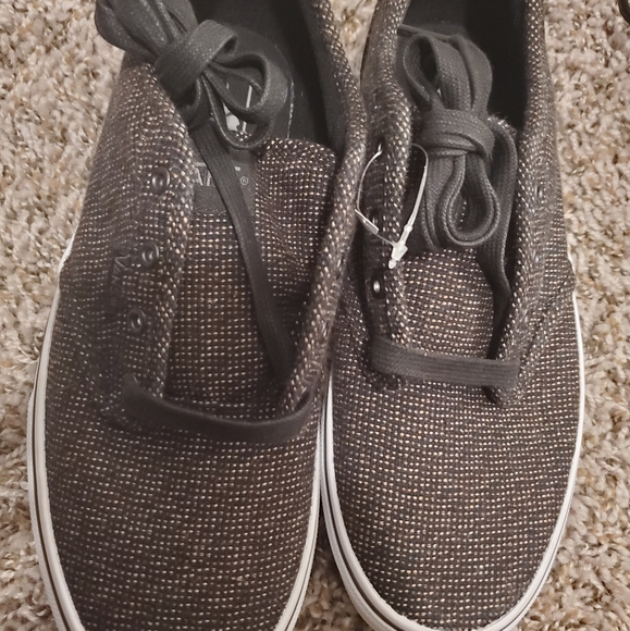 Vans - Picture 3 of 5